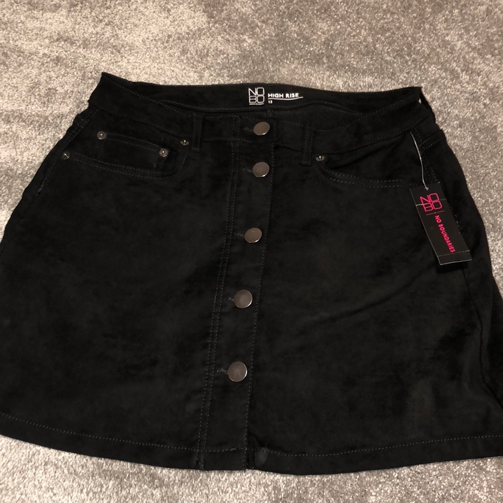 ✨Black high rise denim skirt✨